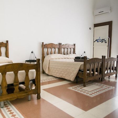Palazzo Italia Apartments Бари Экстерьер фото