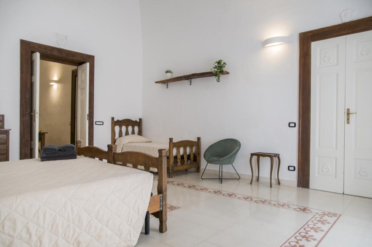 Palazzo Italia Apartments Бари Экстерьер фото