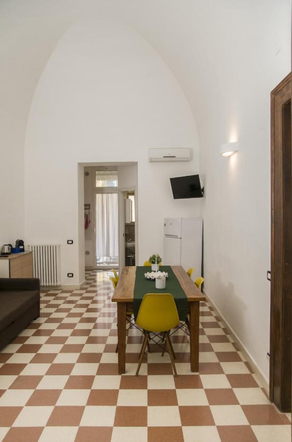 Palazzo Italia Apartments Бари Экстерьер фото