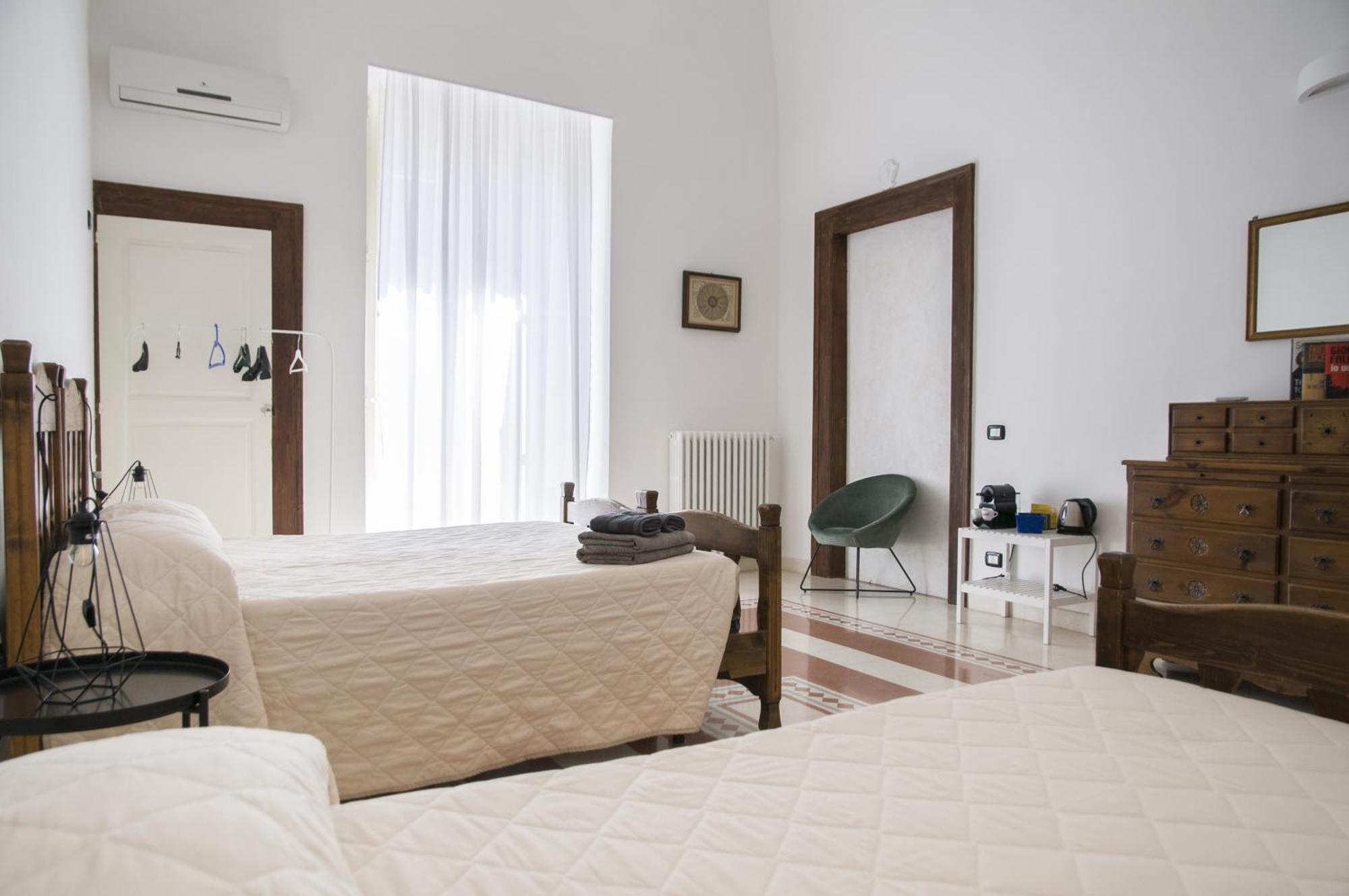 Palazzo Italia Apartments Бари Экстерьер фото