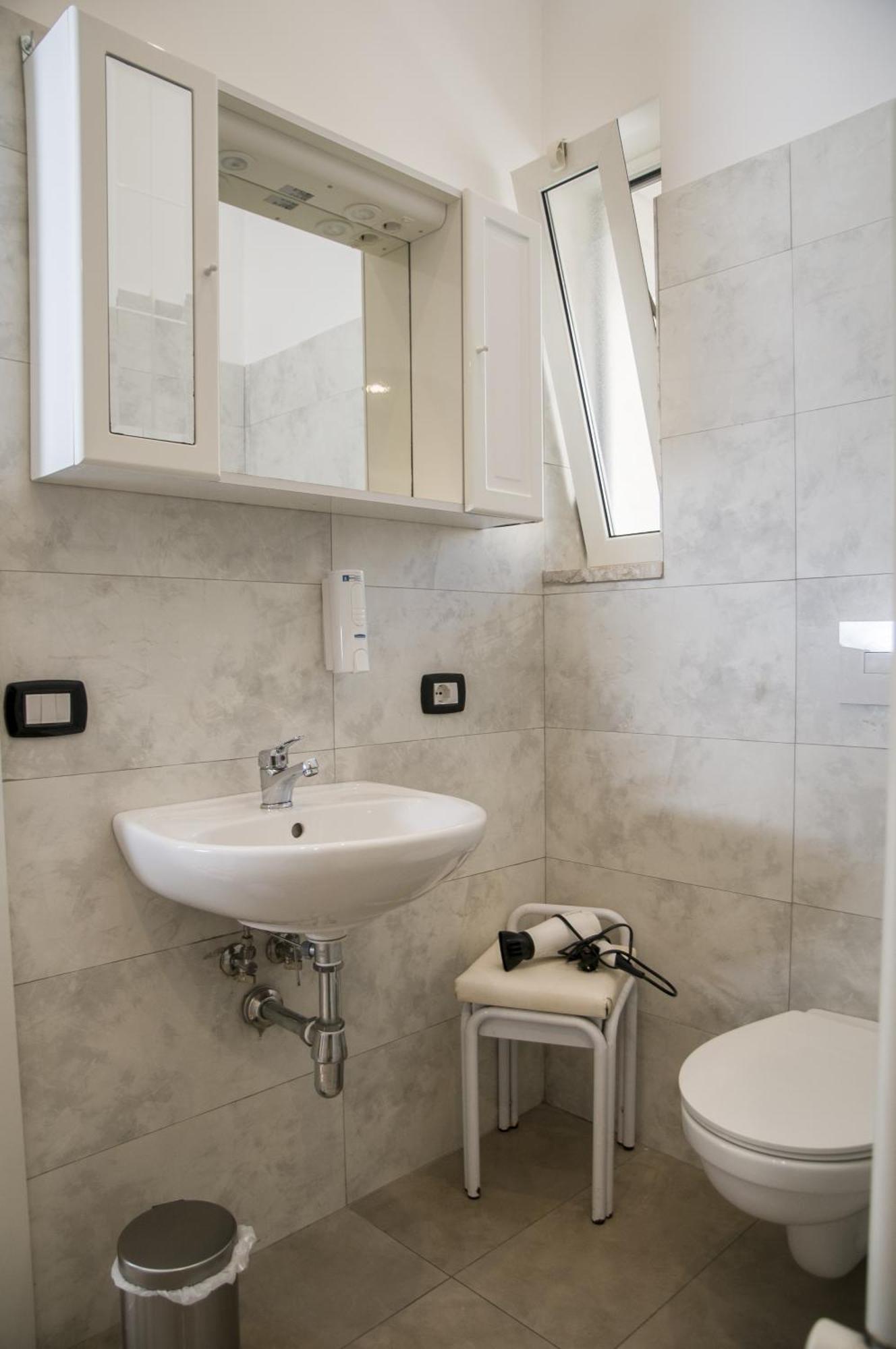 Palazzo Italia Apartments Бари Экстерьер фото