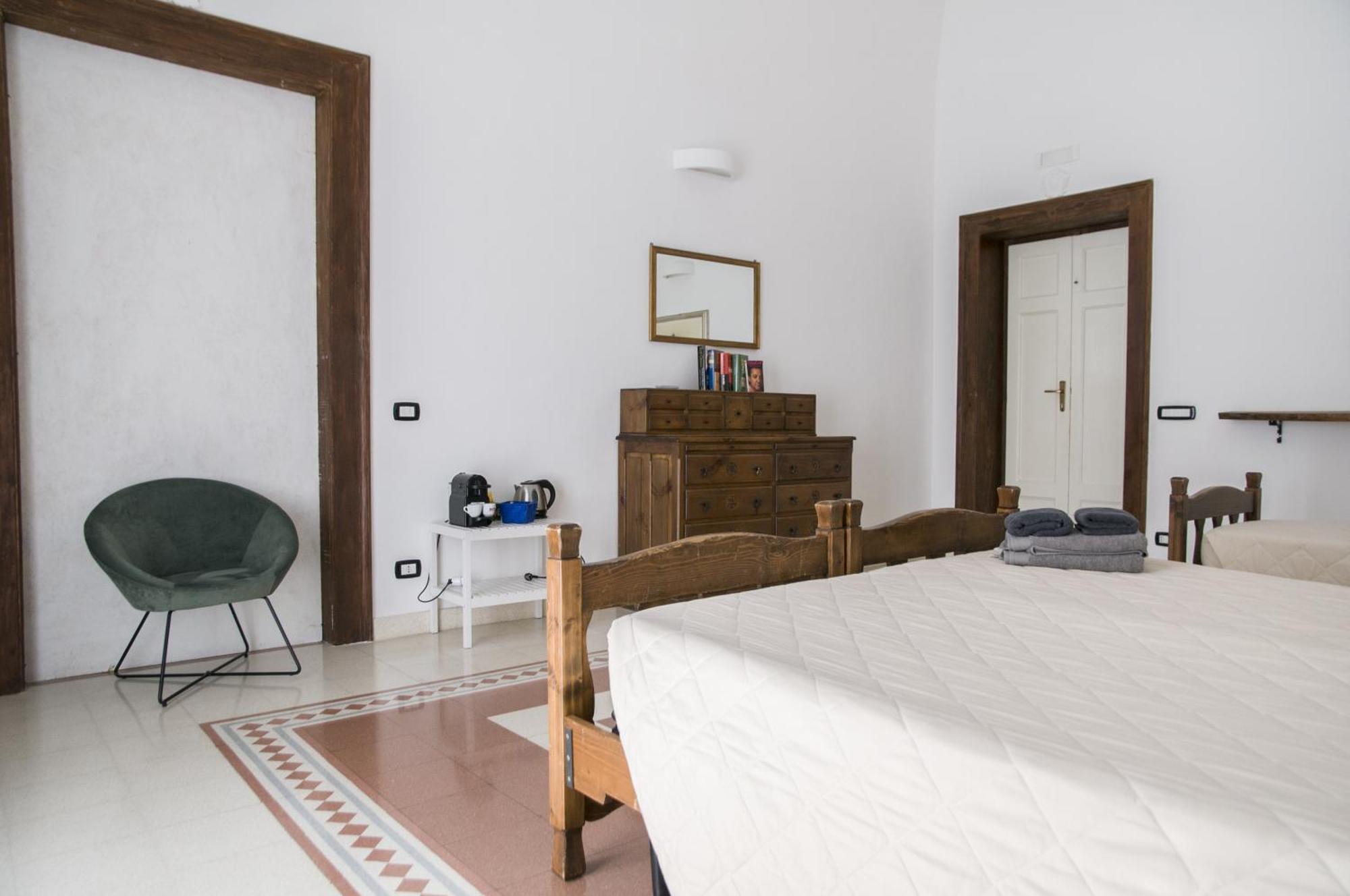 Palazzo Italia Apartments Бари Экстерьер фото
